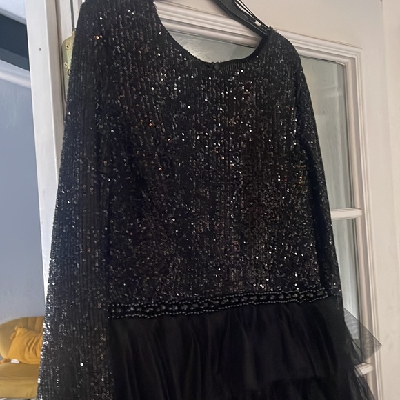 MAC DUGGAL SEQUIN BODICE LONG SLEEVE RUFFLE TIERED BLACK MIDI DRESS  sz 16 - Picture 2 of 8